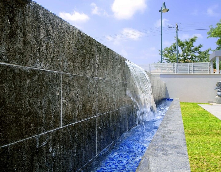 הקמת בריכות שחייה