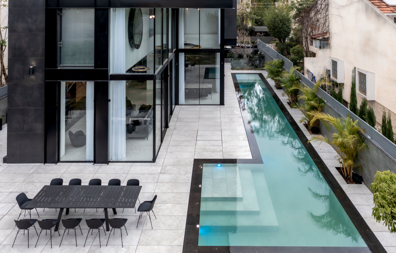 ממש הצגה בריכת שחיה איכותית באפקה - פלגים