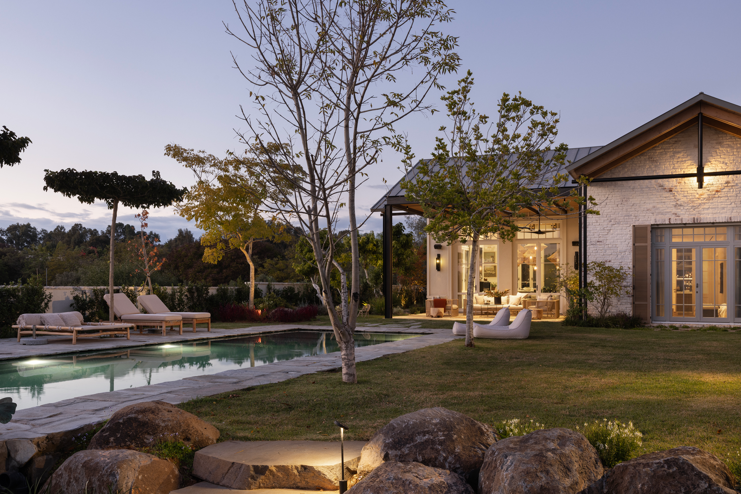 בריכת שחיה גני הדר